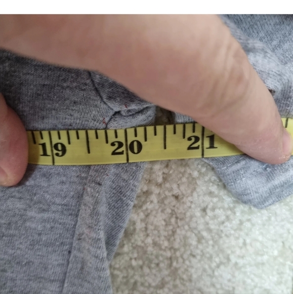 Levi's T Shirt Mens Medium Grey Red Logo Housemark Stretch Jersey - Picture 5 of 6